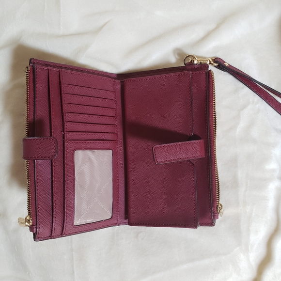 NWOT Michael Kors Jet Set double zip saffiano leather burgundy wallet/clutch - Picture 4 of 13